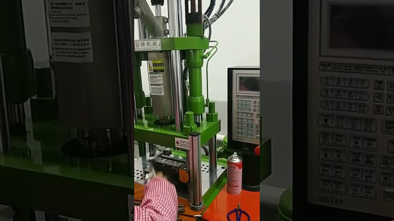 Vertical Injection Molding Machine for Wire and USB Connector Molding
