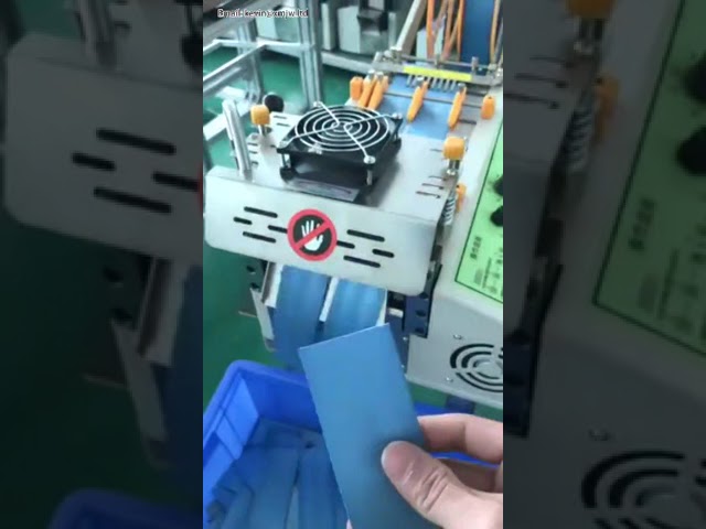 Otomatik Bilgisayarlı Kumaş Bant Kesme Makinesi 500W Sıcak/Soğuk Bıçaklı Çıkartma, Tüp, Fermuar Isıl Kesim