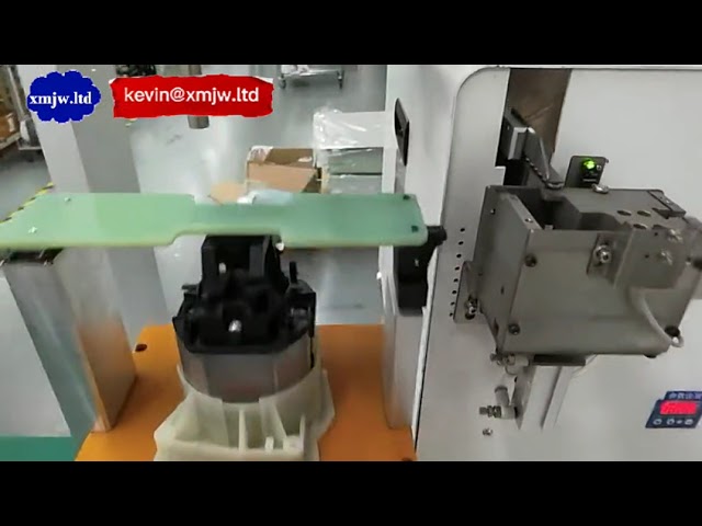 Tam Otomatik 3 Eksenli Robot Vidalama Makinesi – Çift Çalışma Masalı Otomatik Besleme