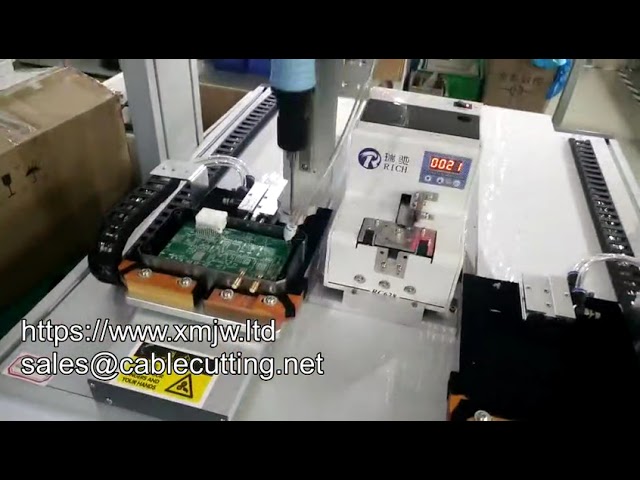 Elektrikli Ürün Montajında Otomatik Vakum Emişli Vidalama ve Sıkma Makinesi